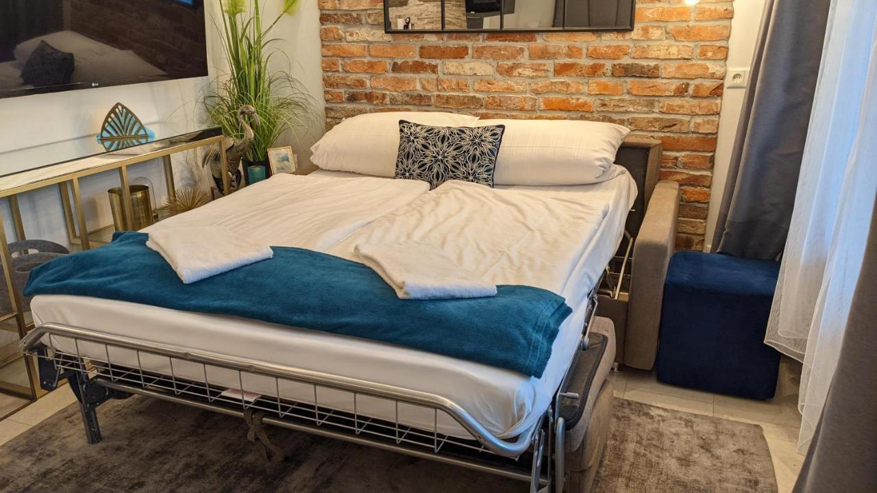 P1 Studio Apartment