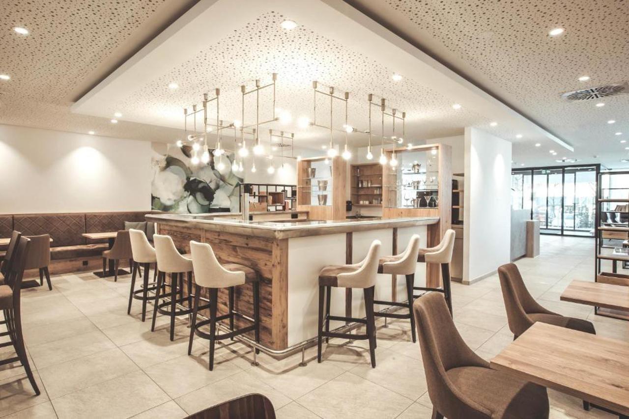 Wyndham Garden Messe Hotel 4*