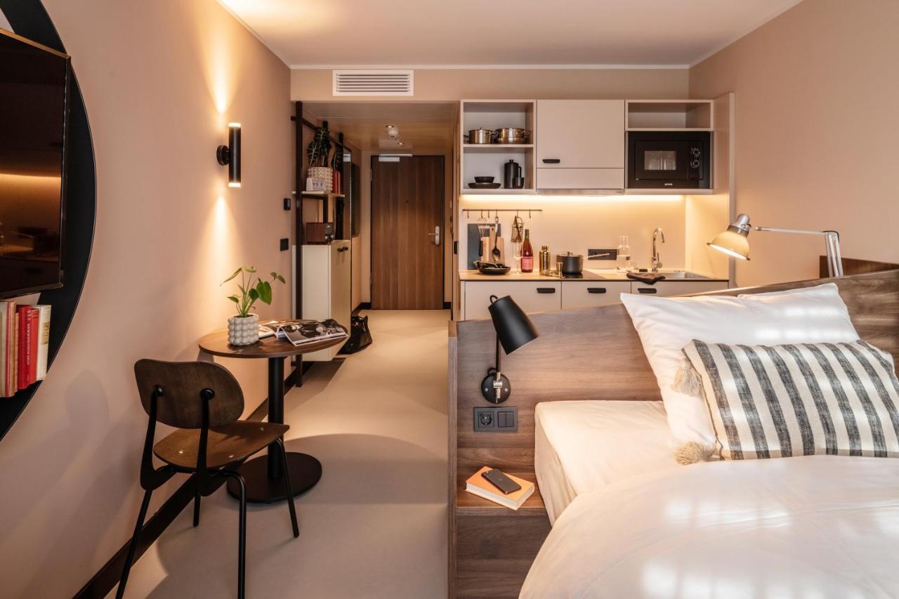 Revo Aparthotel 4*