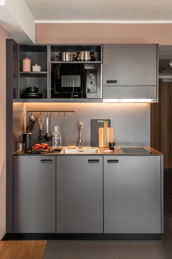 Revo Aparthotel 4*