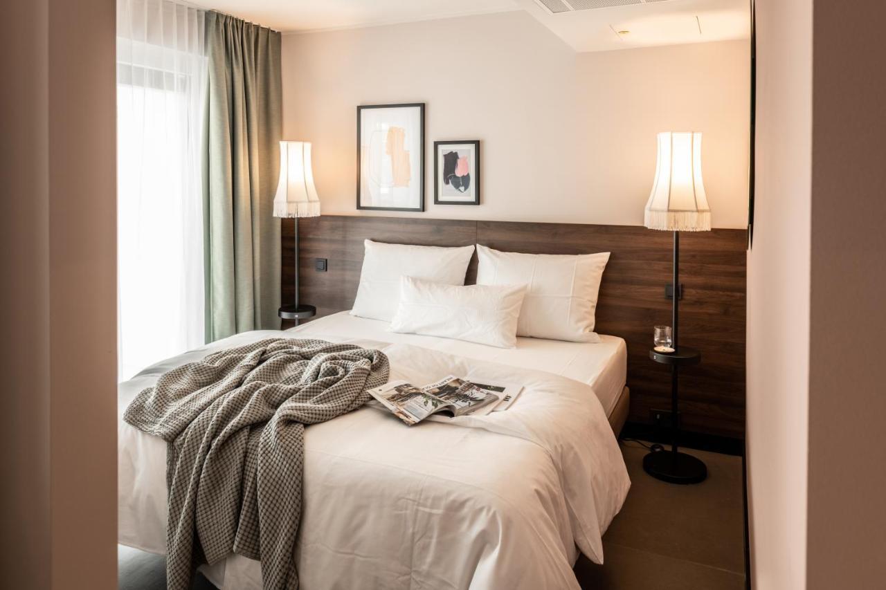 Revo Aparthotel 4*
