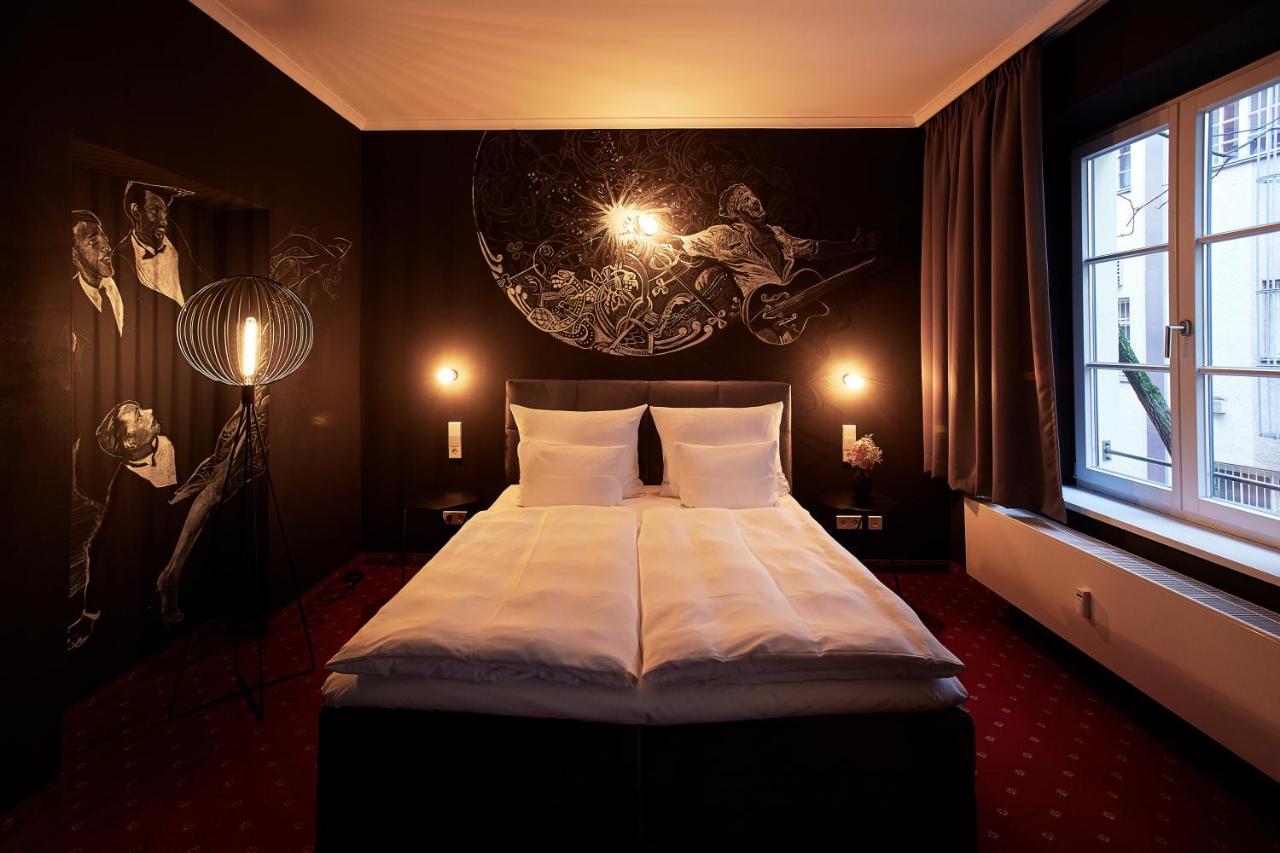 Wdrei Hotel *