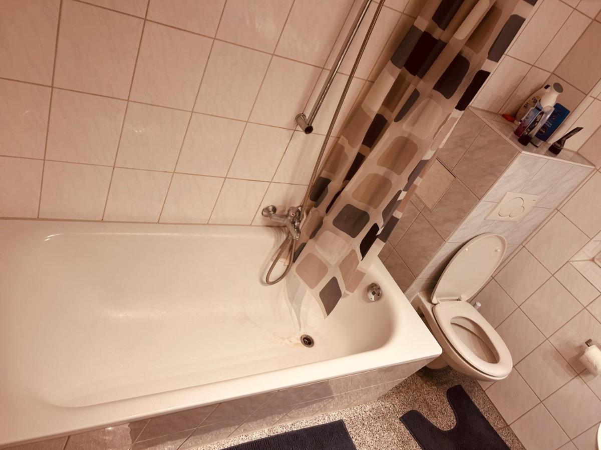 Theresienstrasse 83 Homestay