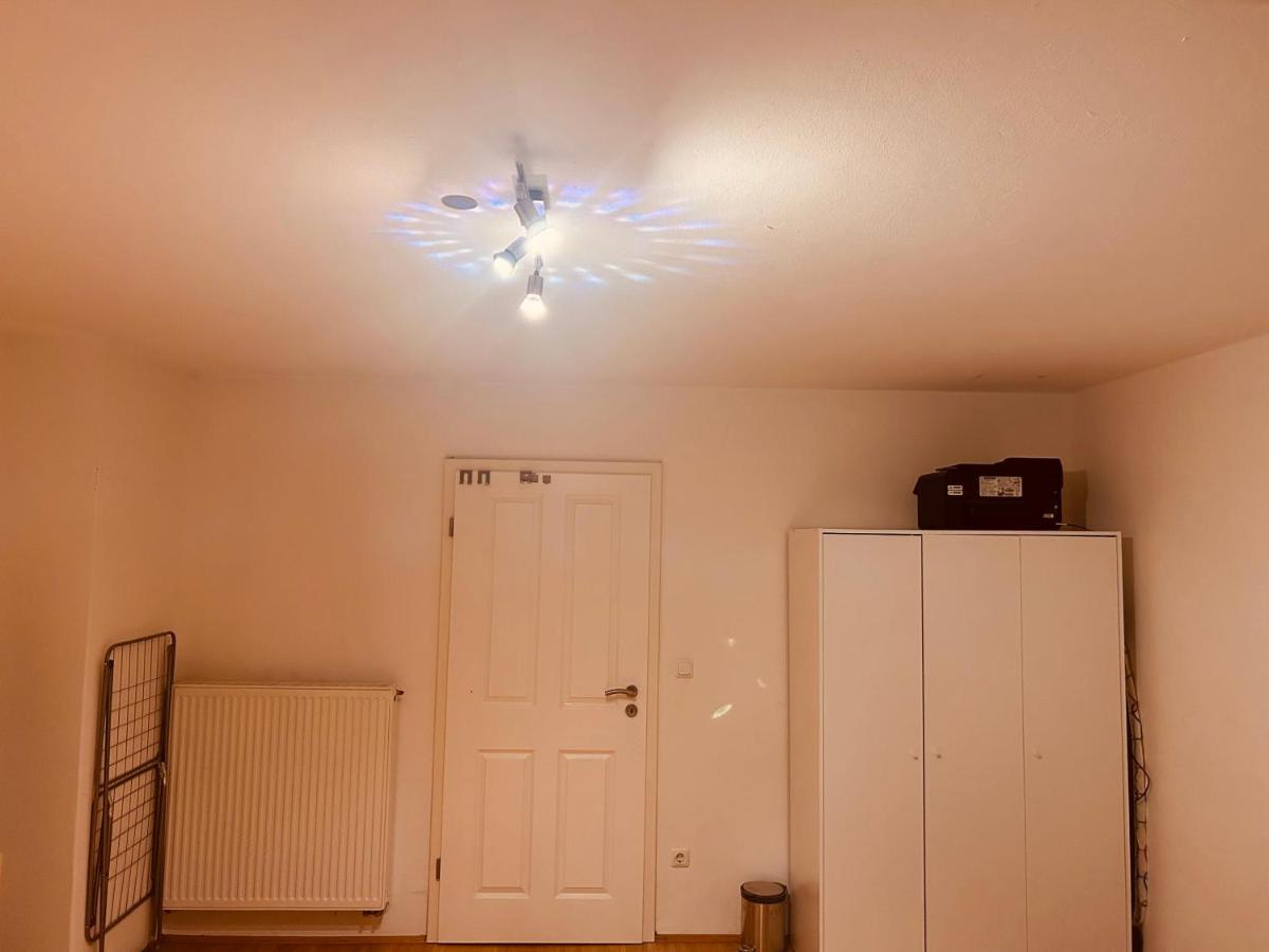 Theresienstrasse 83 *