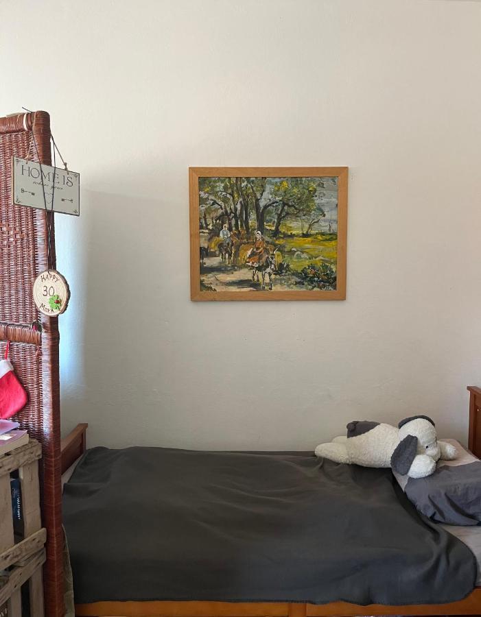 Samowar Single Bed In A Shared For 2 Persons