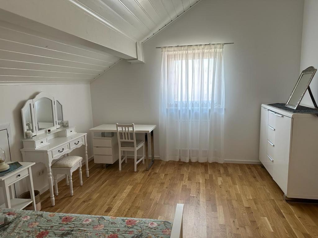 Apartment Lichtdurchflutete 90 M2 Drei Duplexwohnung In Altperlach *