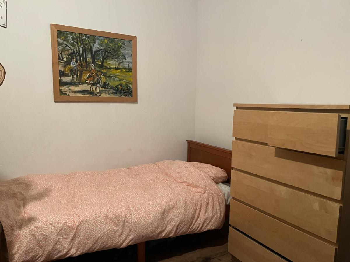 Samowar Single Bed In A Shared For 2 Persons *