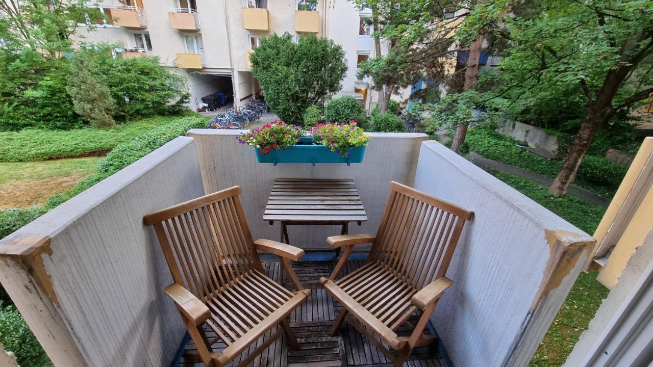 Schwabing With Garden Views Munich