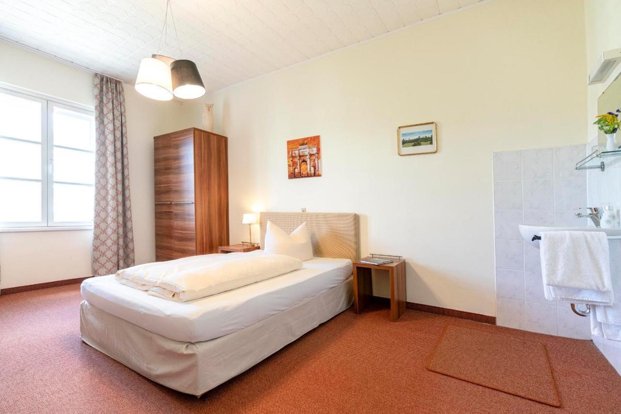 Hotel-pension Am Siegestor Guest house