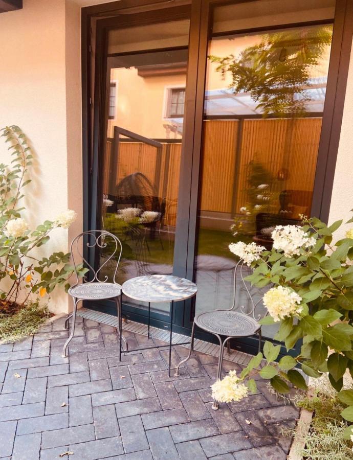 One Business 1 Apartment *