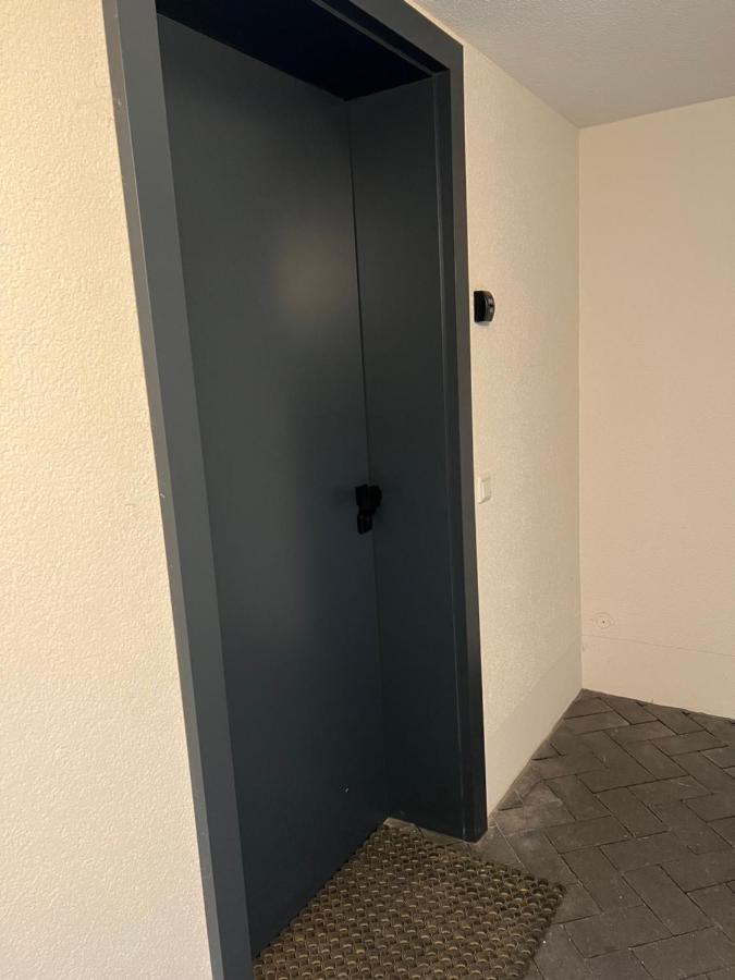 Apartment One Business 1