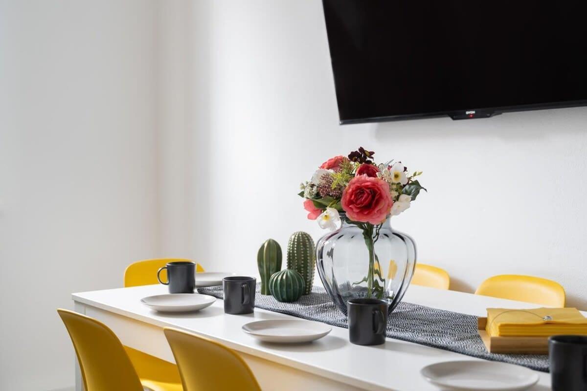 Apartamento 90m2 Fuer Bis Zu 12 Personen - Innenstadt *