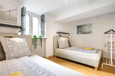 Marienplatz 2 Bedrooms Living Kitchen Apartment Munich