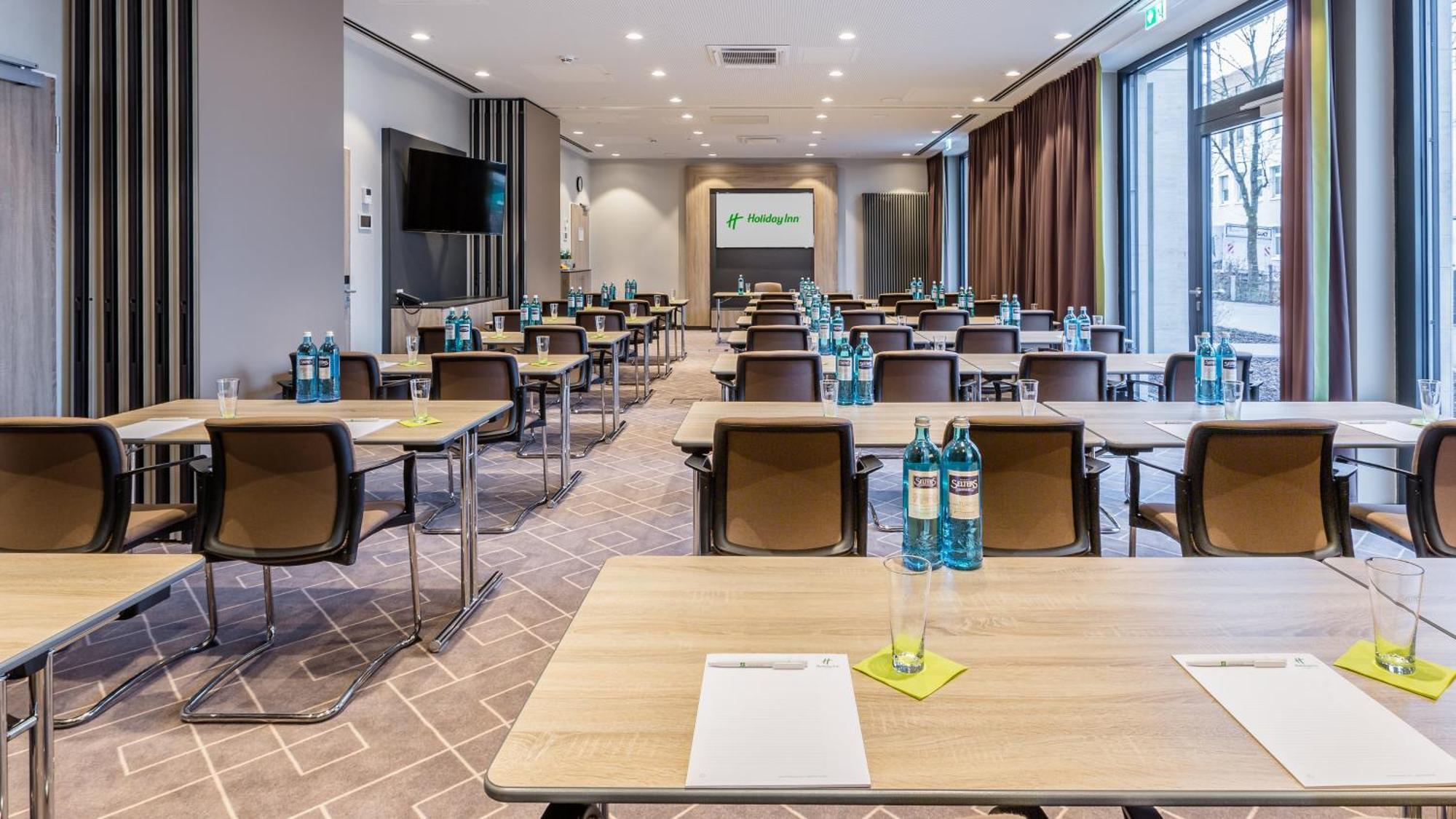 - East, An Ihg Hotel