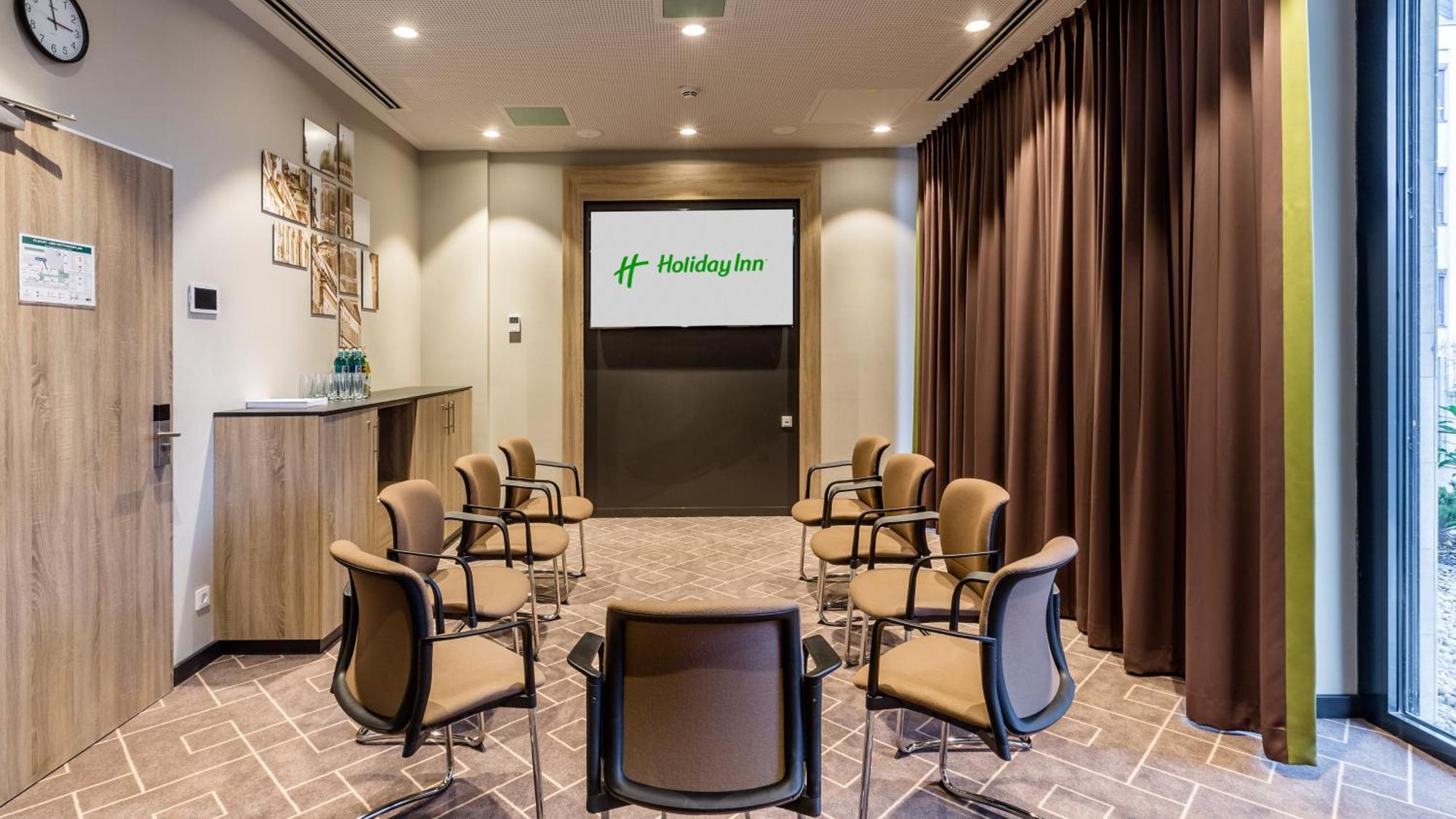 - East, An Ihg 4*