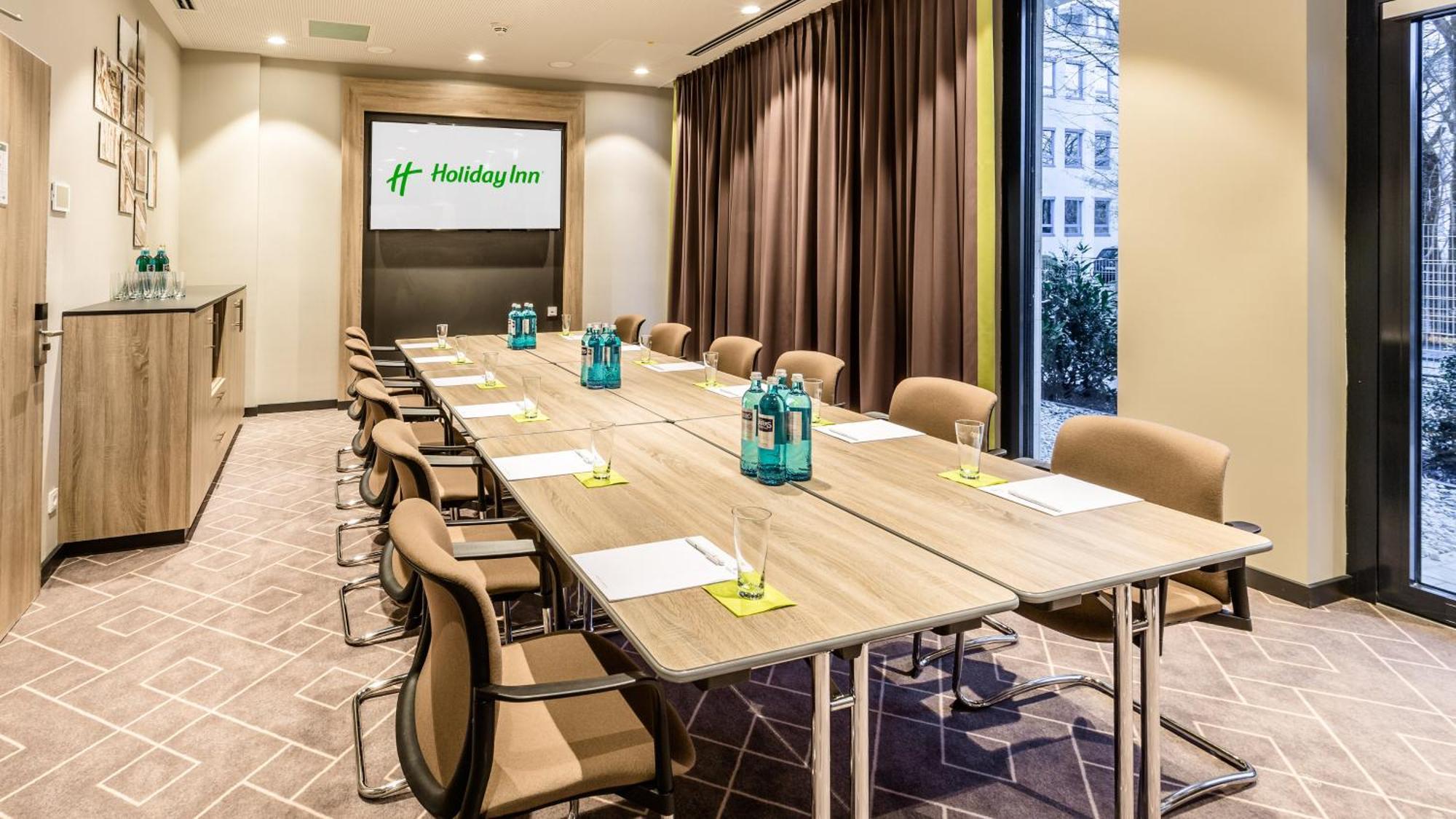 - East, An Ihg 4*