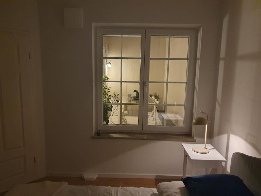 Helle 3 Souterrainwohnung In Einem Neubau-villa Apartment Munich