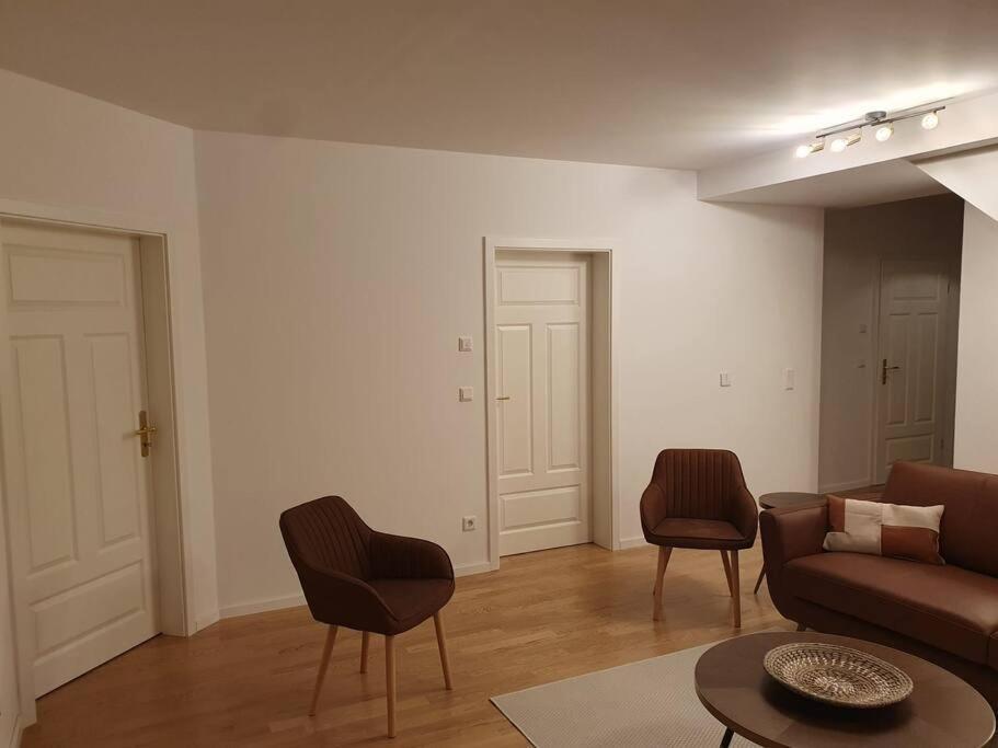 Apartment Helle 3 Souterrainwohnung In Einem Neubau-villa
