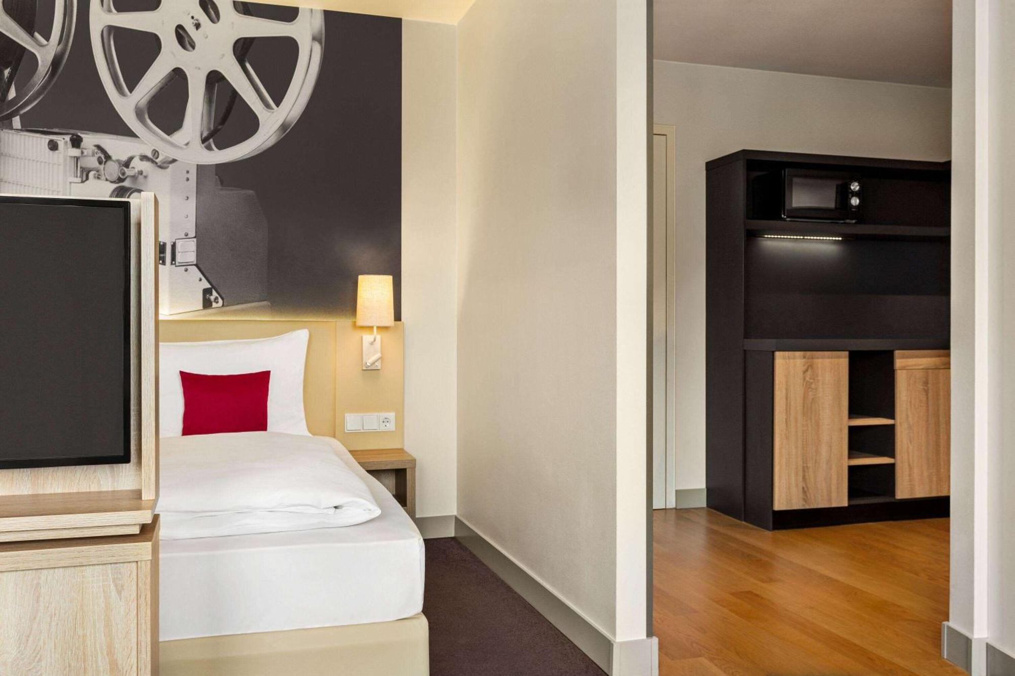 Vienna House Easy By Wyndham Hotel 4*