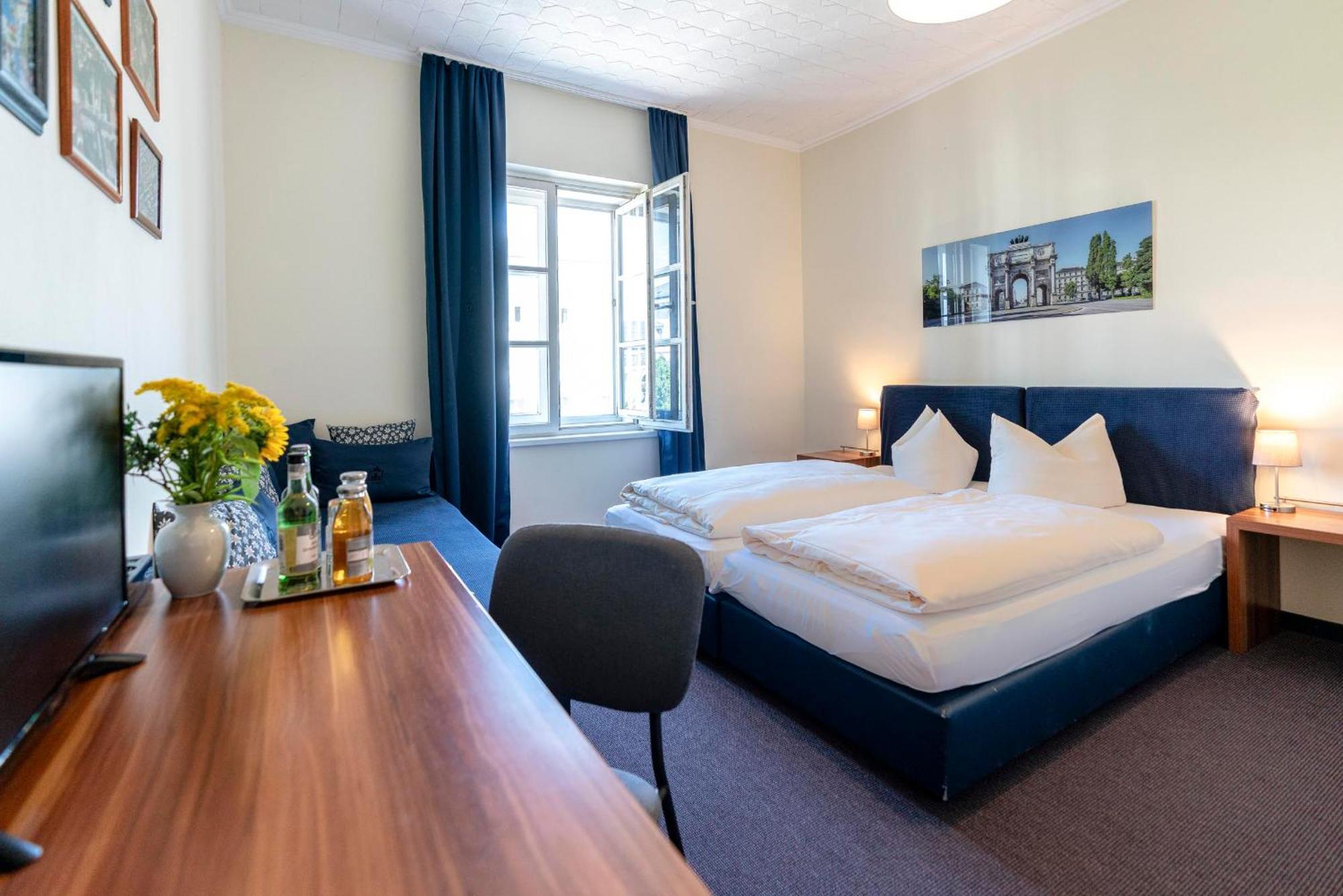 Hotel-pension Am Siegestor 3* Munich