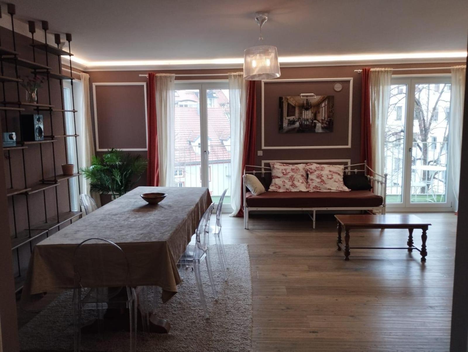 Apartment Amalien 12 *