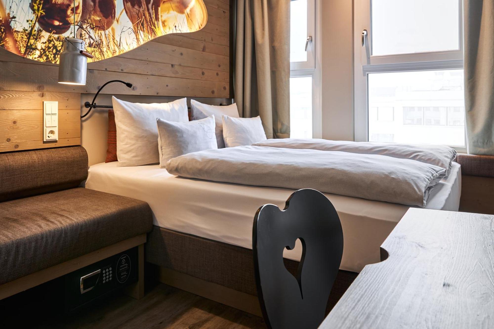 Cocoon Hauptbahnhof Hotel 4*