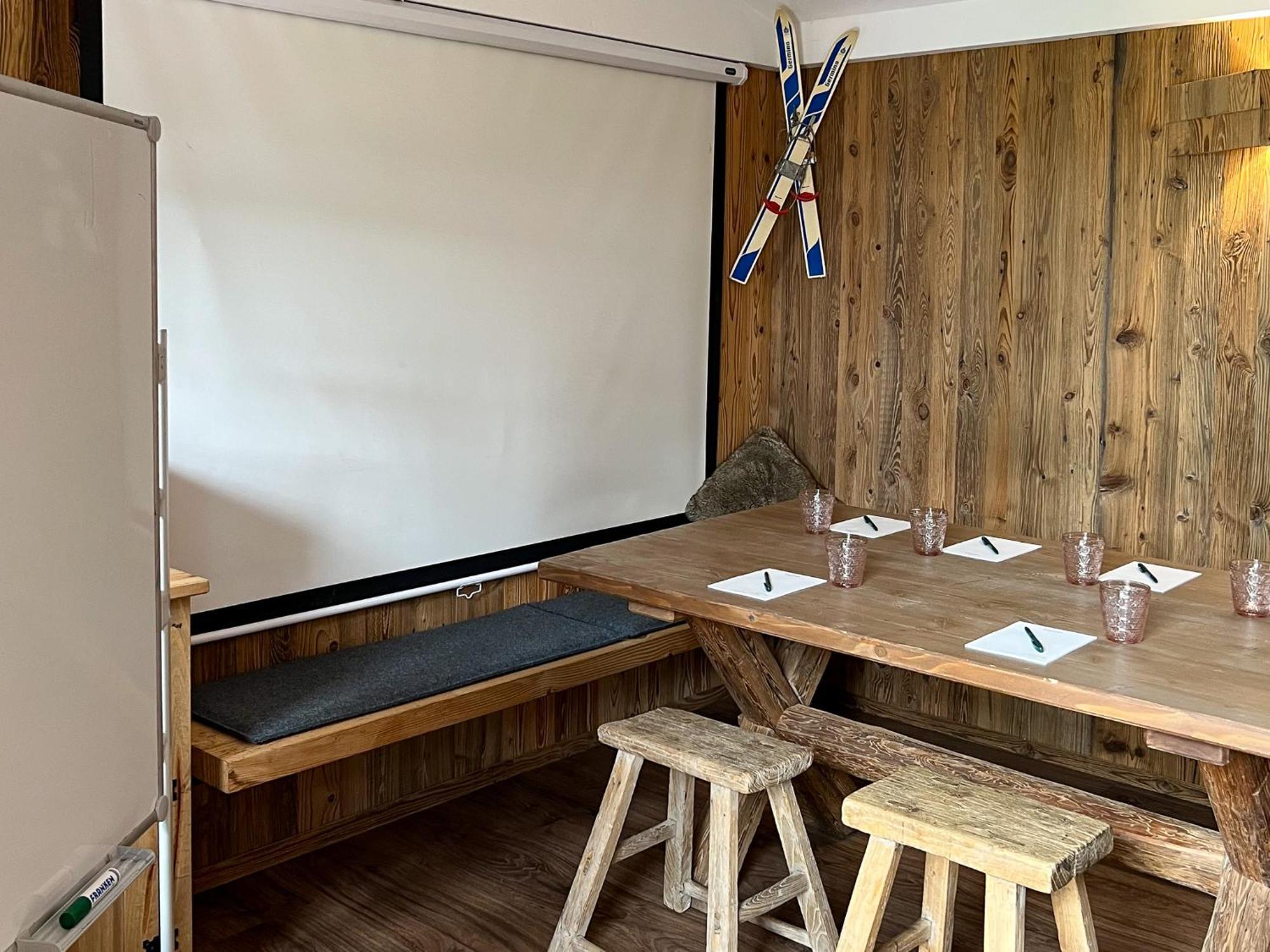 Cocoon Hauptbahnhof Hotel 4*