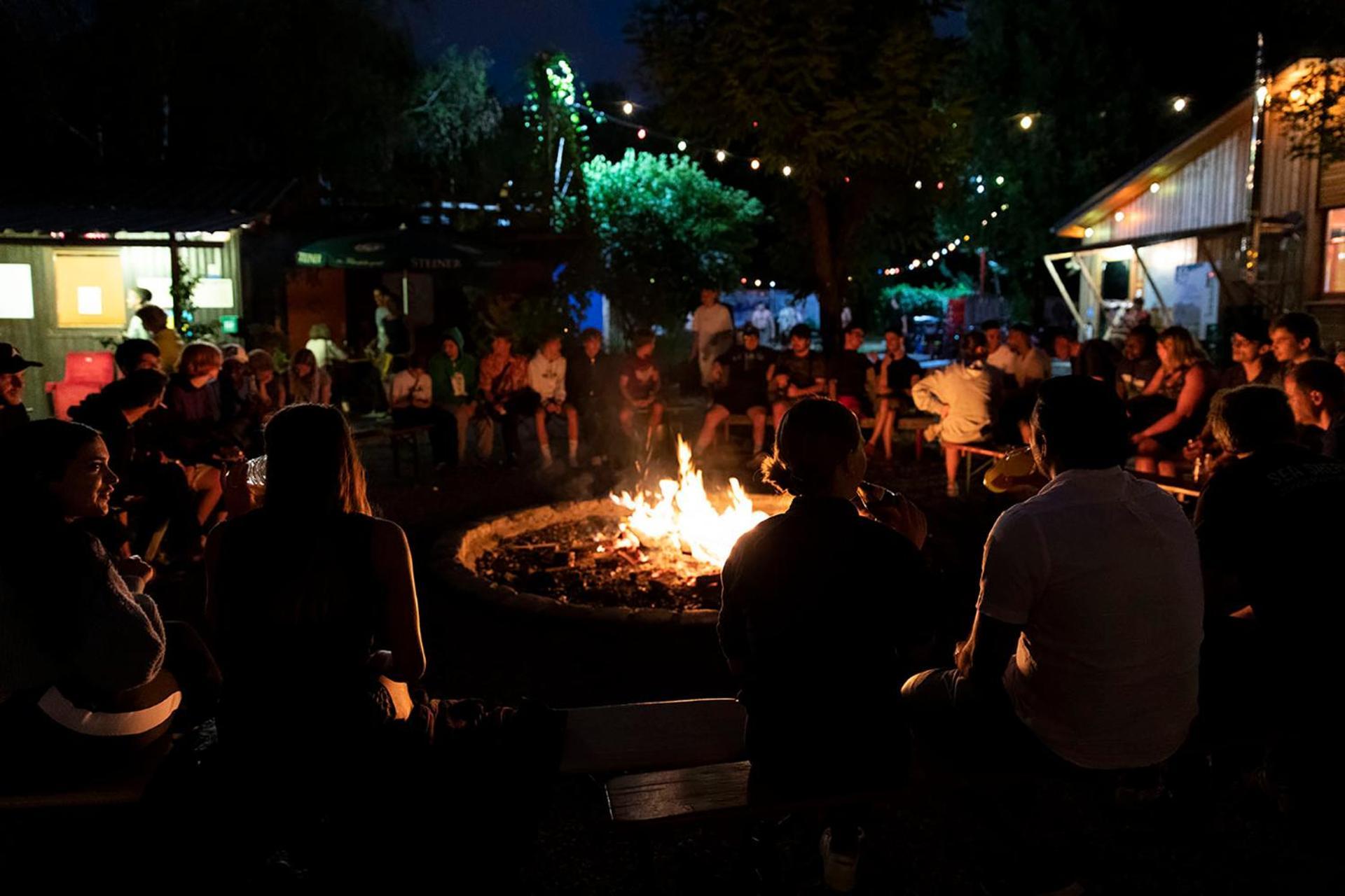 The Tent - Youth Only - Buchung Leider Nur Bis 30 Jahre Moeglich!