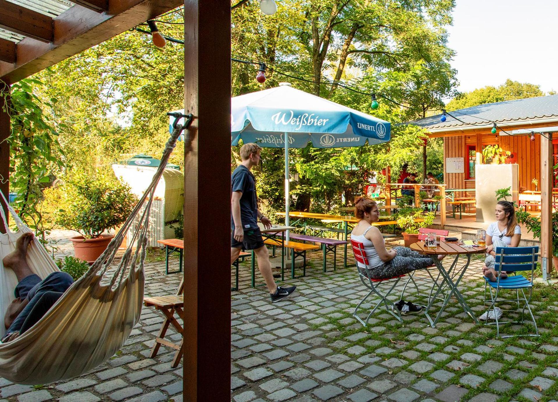 The Tent - Youth Only - Buchung Leider Nur Bis 30 Jahre Moeglich! *