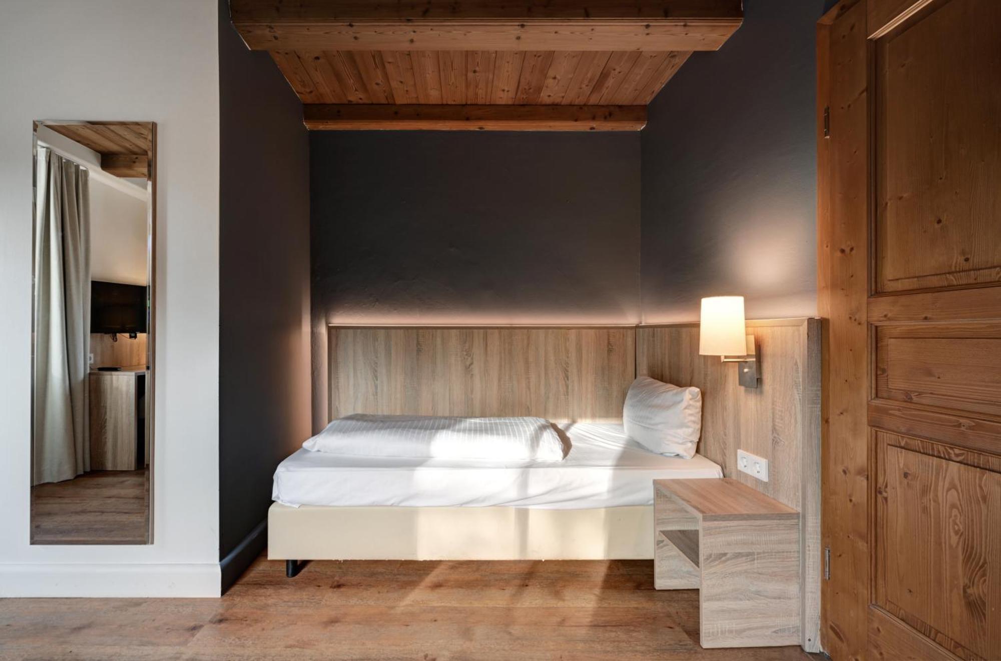 Schleuse Hotel 3*