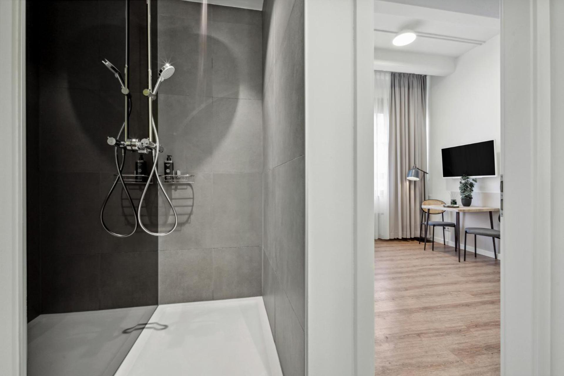 Limehome Fritz-erler Str 4*