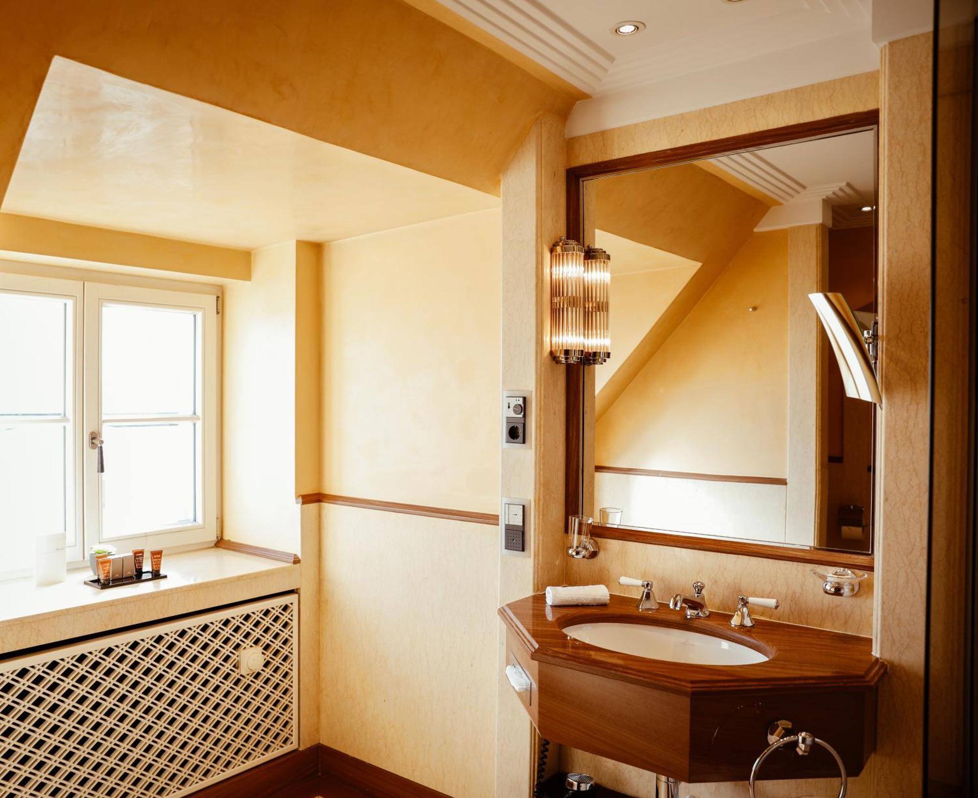 Bayerischer Hof Hotel