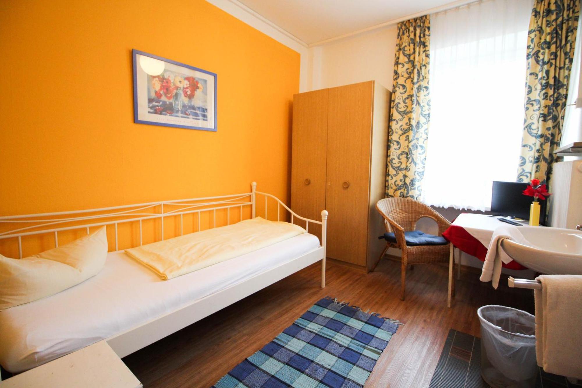 Am Hauptbahnhof Guest house Munich
