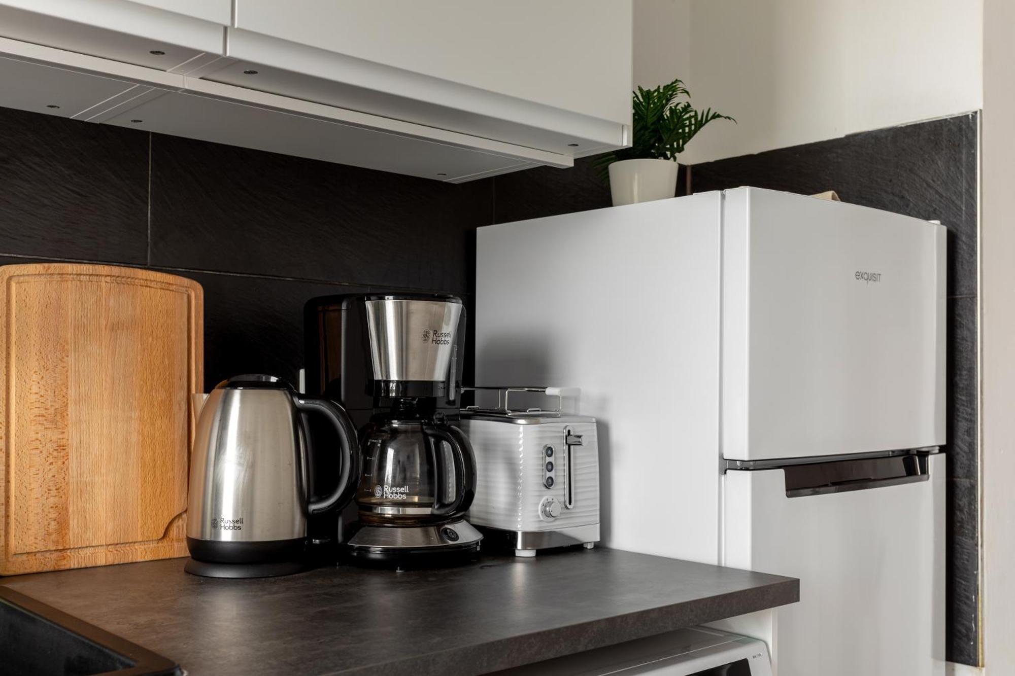Global Living - Design I Terrace I Kitchen I Smart-tv I Parking Space I * Munich
