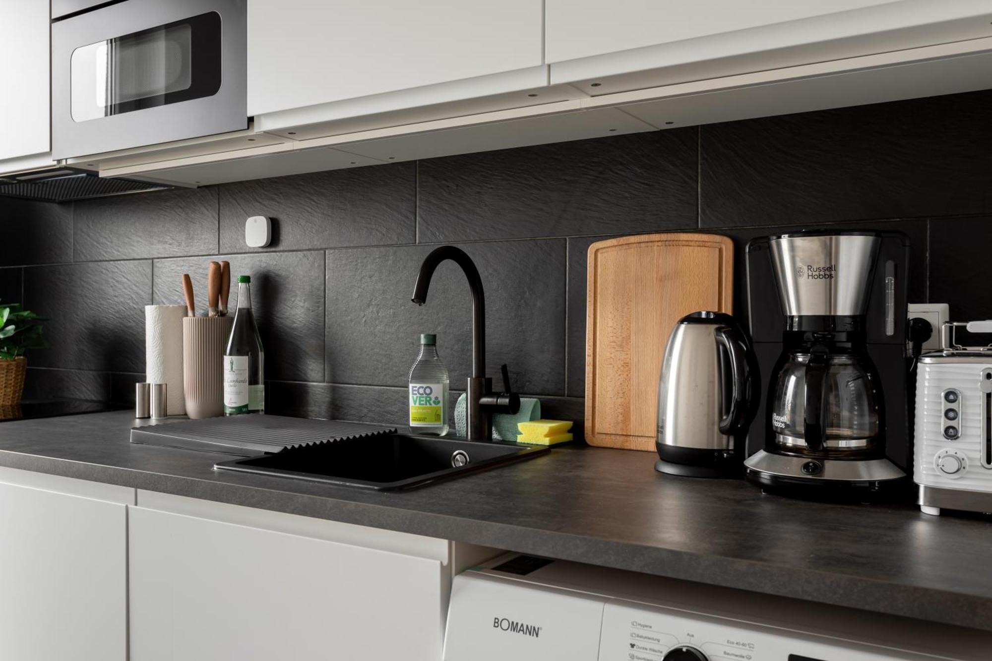 Global Living - Design I Terrace I Kitchen I Smart-tv I Parking Space I