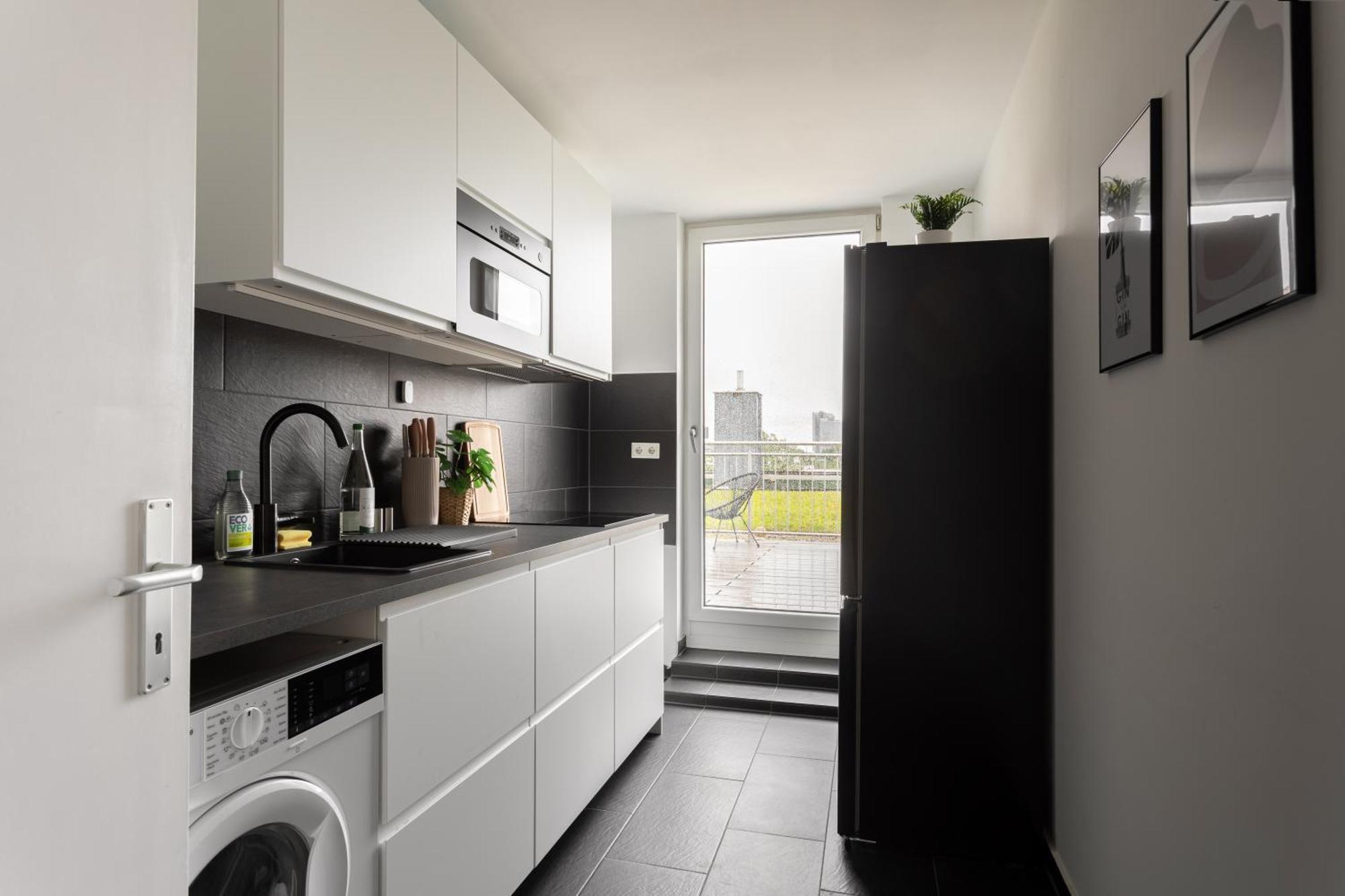 Global Living - Design I Terrace I Kitchen I Smart-tv I Parking Space I * Munich