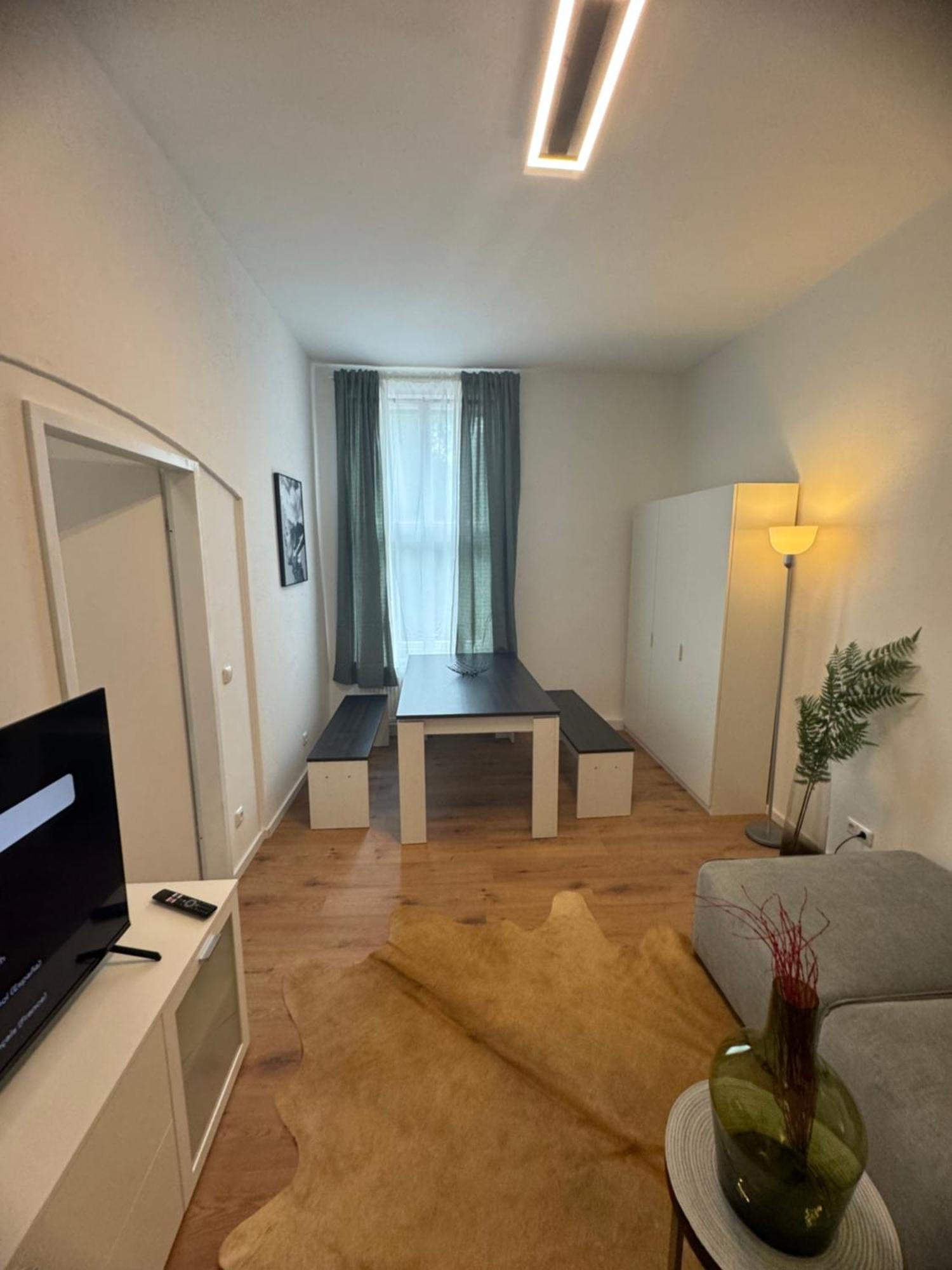 Apartment 6 *