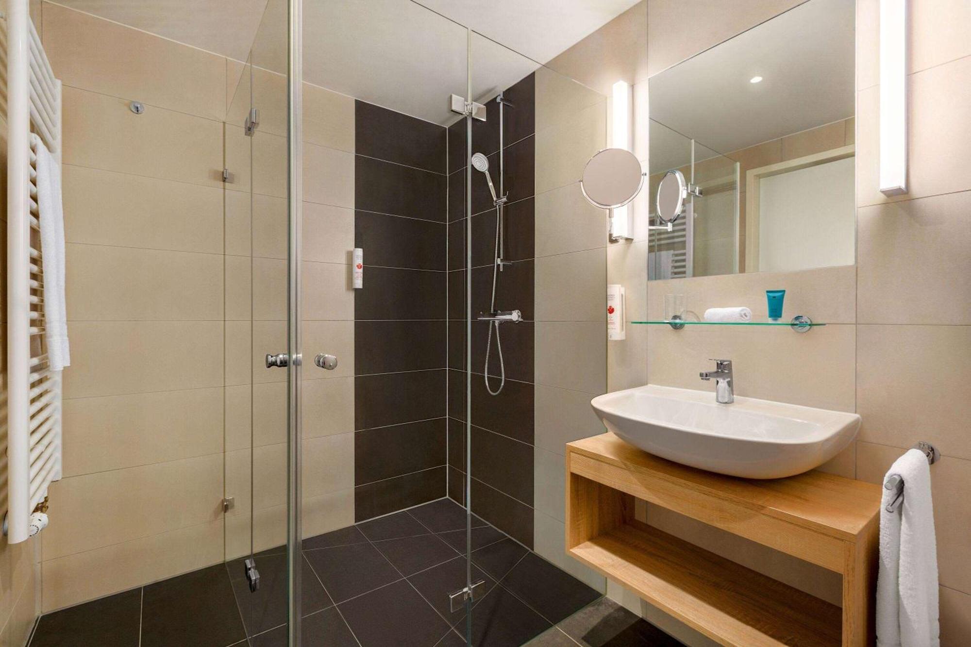 Hotel Wyndham Garden Messe 4*