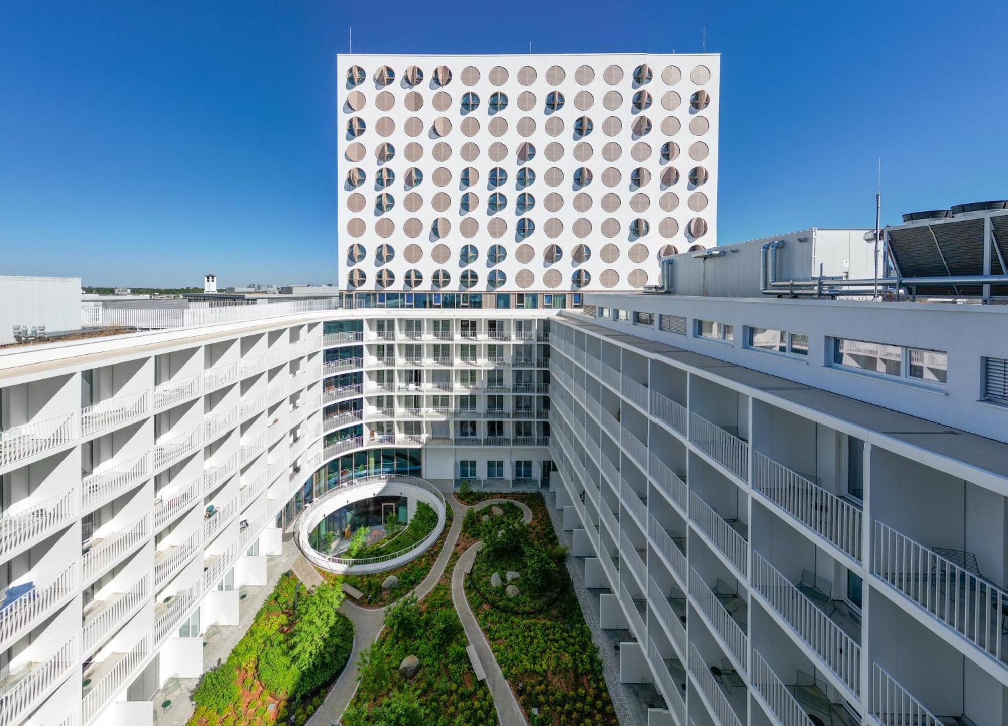 Revo Aparthotel 4*