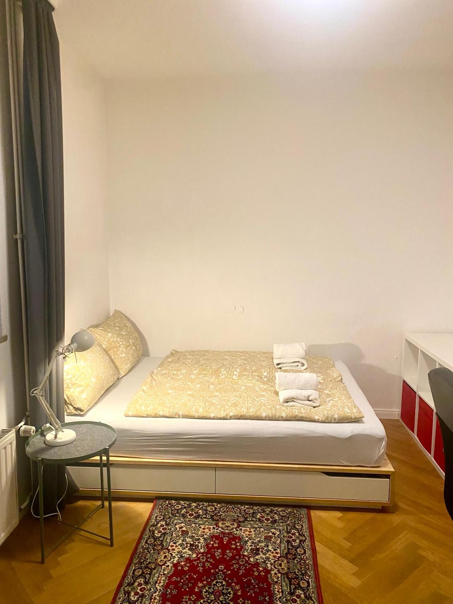 In Der Maxvorstadt Mit Gemeinschaftsbad Munich