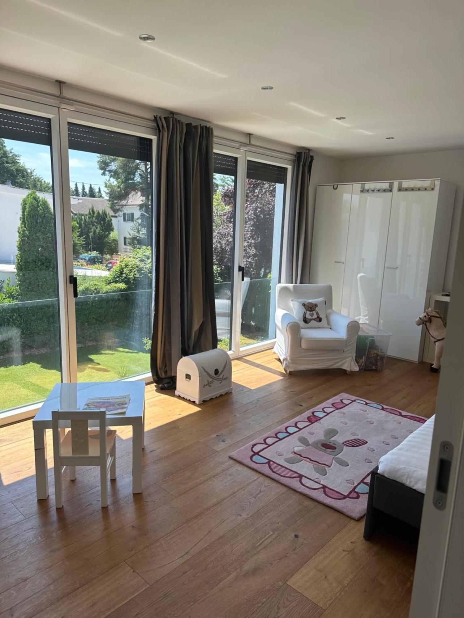 Outstanding 9 Bedroom With Pool In Villa Munich