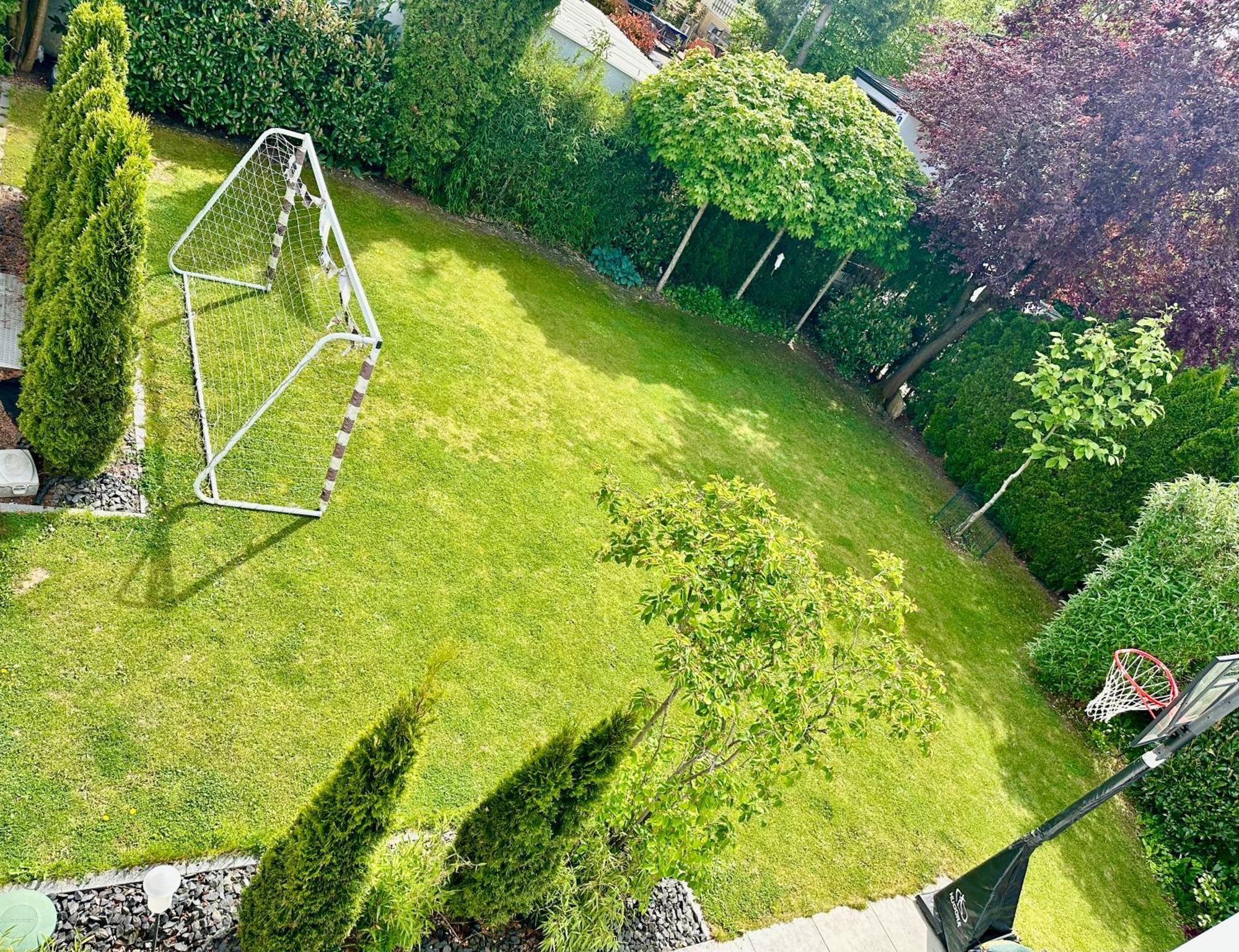 Villa Outstanding 9 Bedroom With Pool In Munich