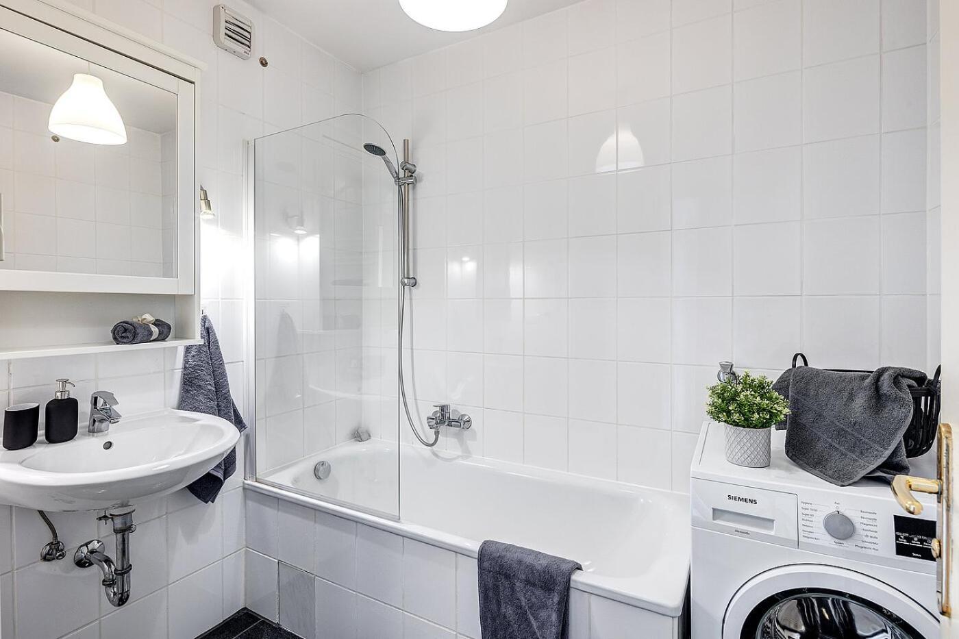 2br In Schwabing- What'app - 0034-635-520-036 - For Reservations! Apartment *