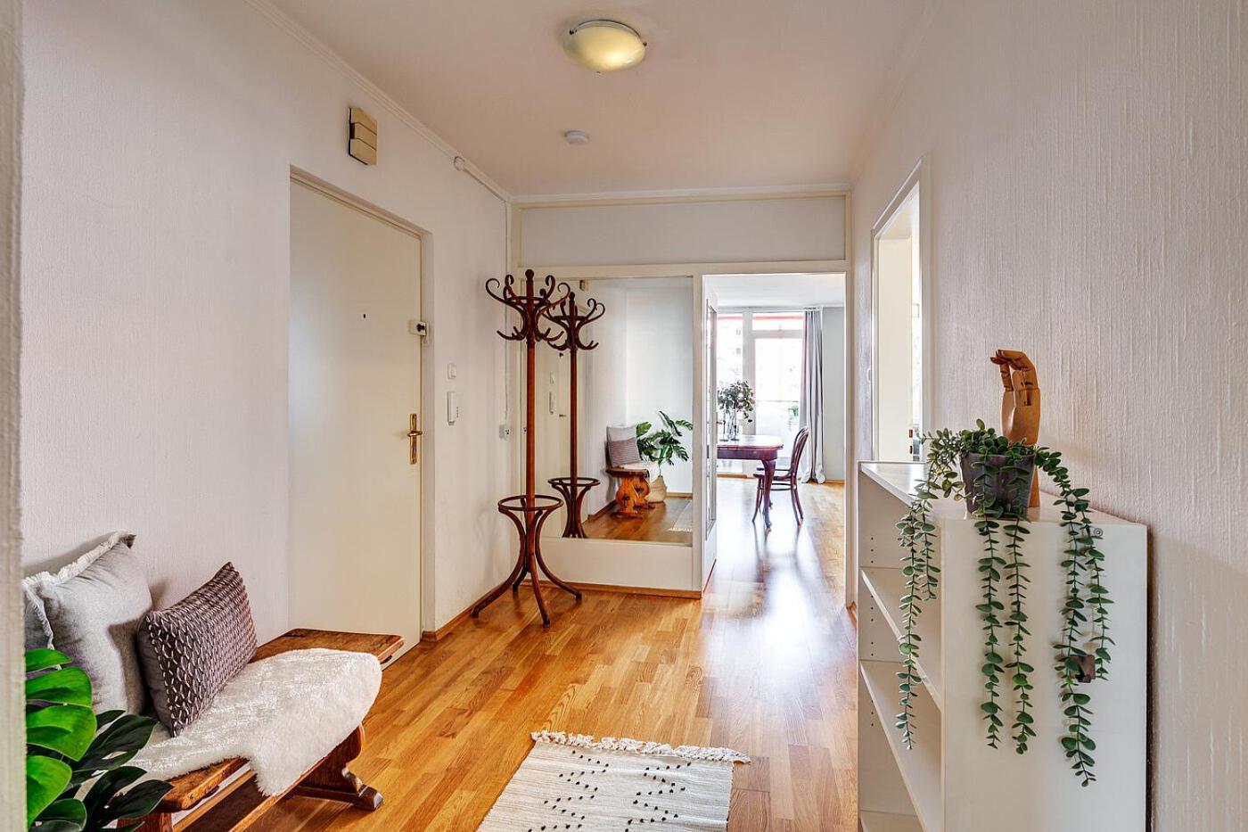 2br In Schwabing- What'app - 0034-635-520-036 - For Reservations!