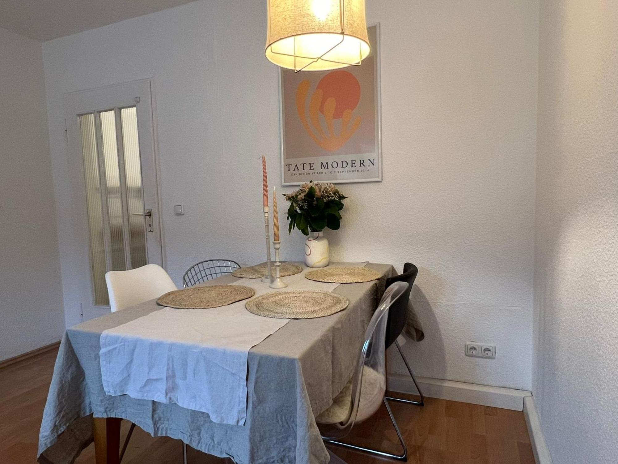 Apartment Wunderschoene 3 Zimmer Mitten In Schwabing Munich