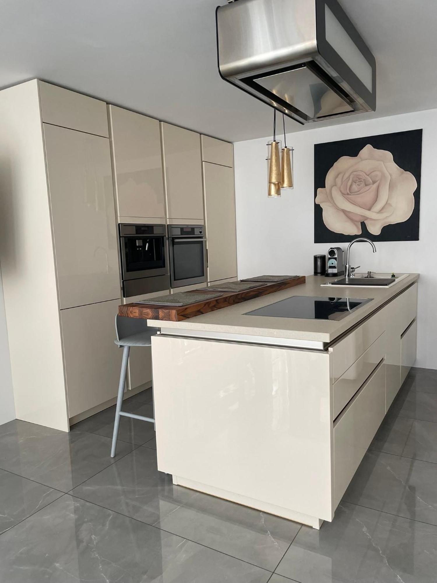 Apartment Luxurious 2 Bedroom Old