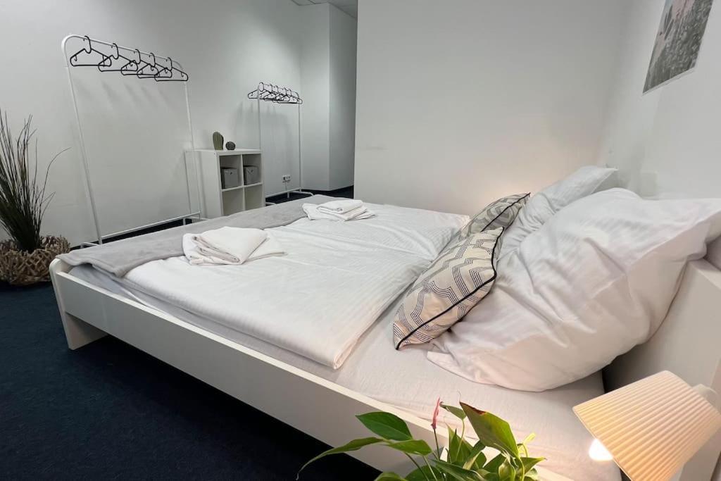 Beckhomes- New, Unique For 16 People Apartment *