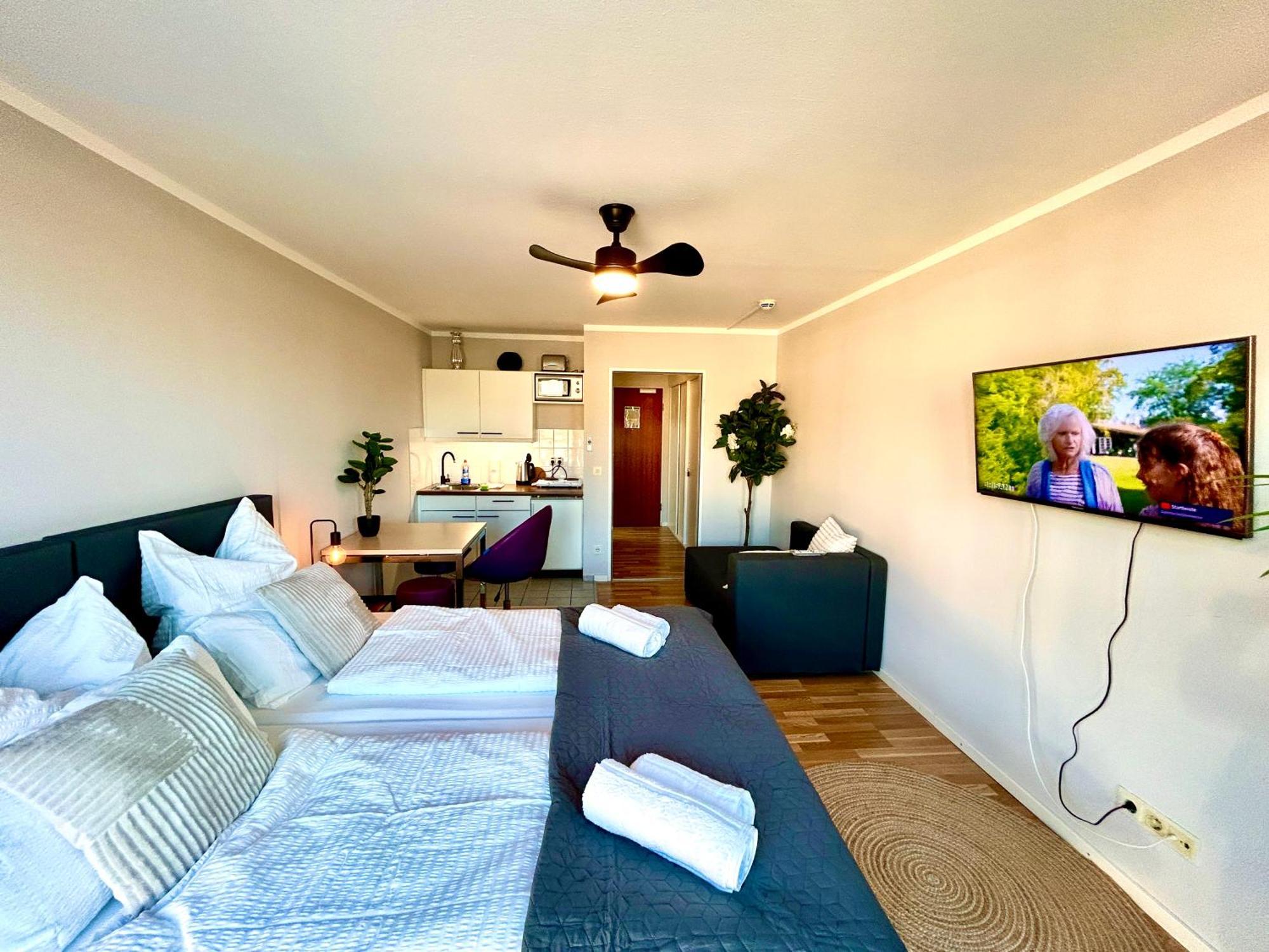 Cozy In Center Apartment *