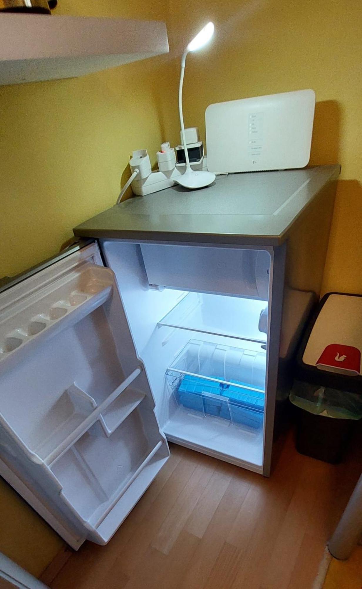 7 Min To Citycenter Subway U3 100m, Southside Singleroom Own Shower Wc, Tv, Dishes Fridge, Oven, Waterheater, Coffeemashine- Free C ,bike For Free , Next To River And Park, Many Restaurants And Supermarkets Around 200m, Nonsmoker ! Munich