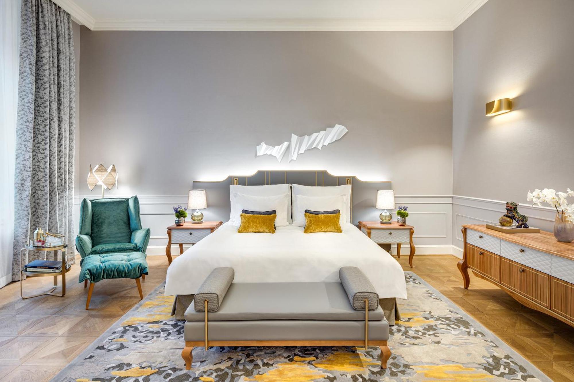 Mandarin Oriental, Hotel